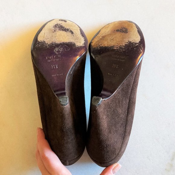 Miu Miu dark brown suede peep toe wedge / high heel pump / shoes (size 39.5) - Picture 7 of 8